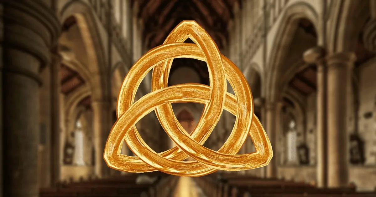 Gyllen treenighetsknute (triquetra) foran et kirkerom